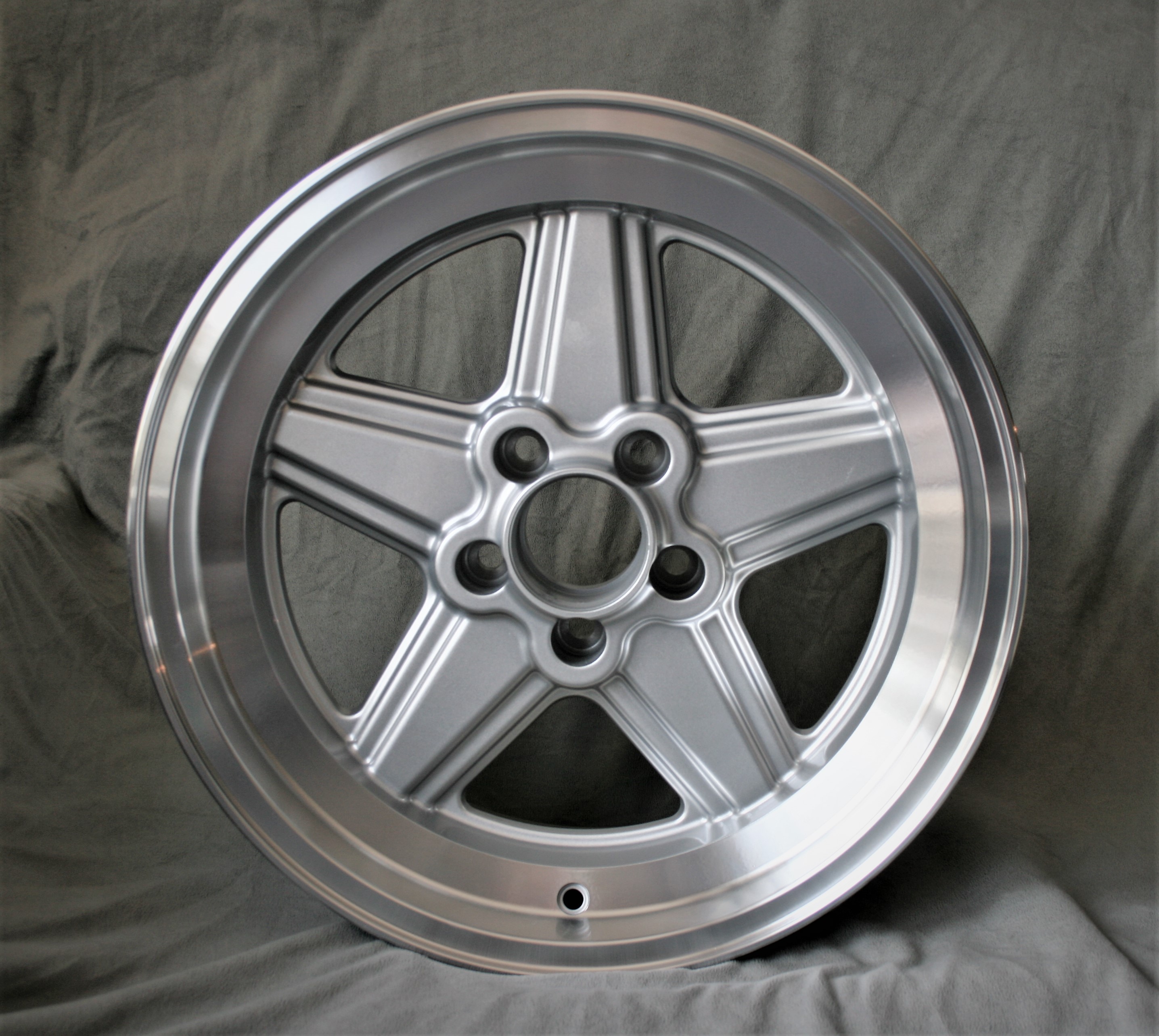 Penta Style, 8x17 silver/diamond cut