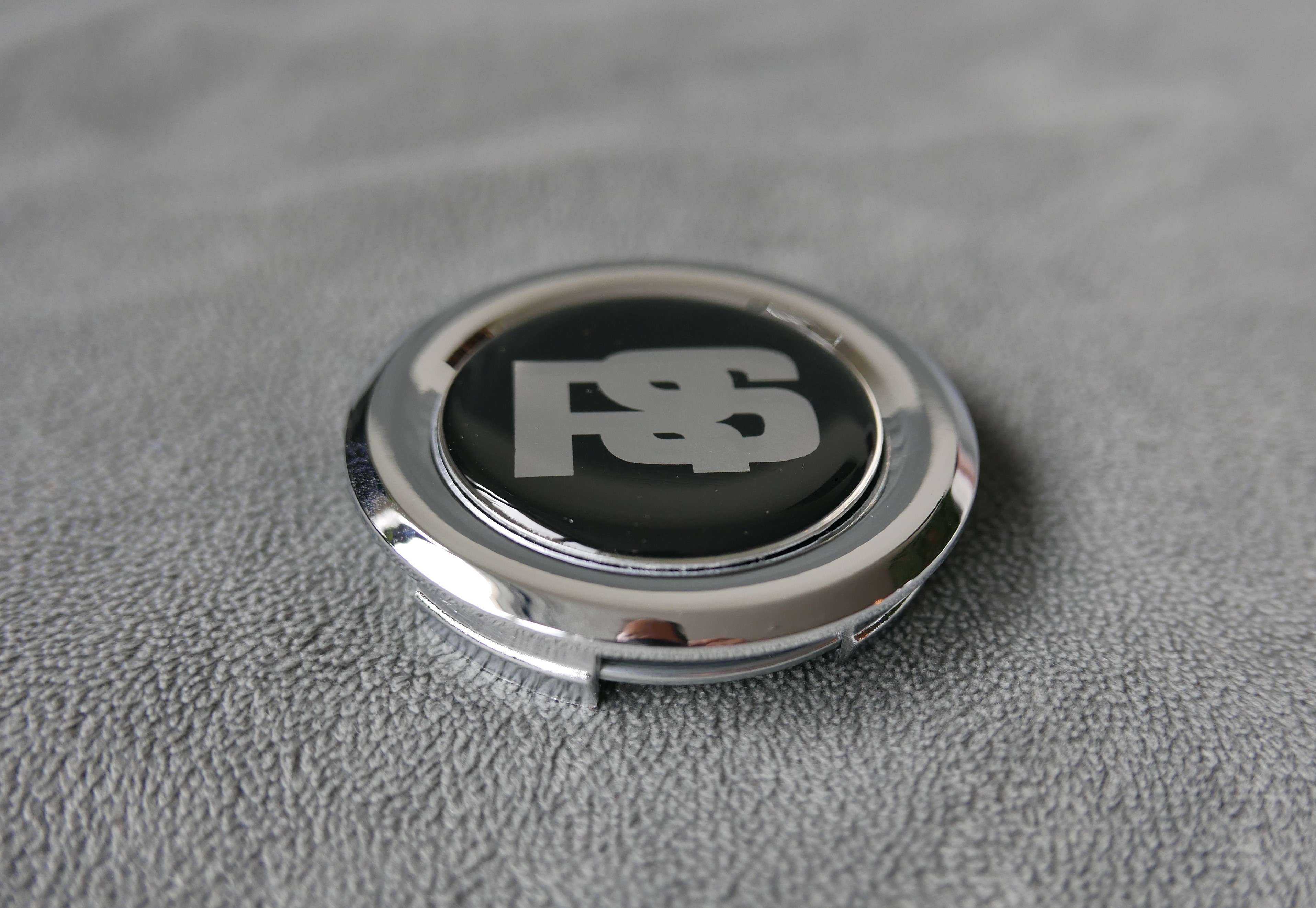 Hub cap for RS-Style