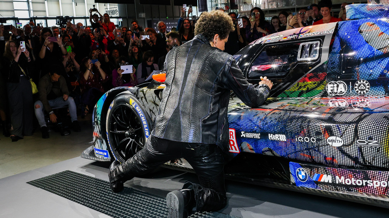 01 BMW Art Car 20 Julie Mehretu c BMW AG
