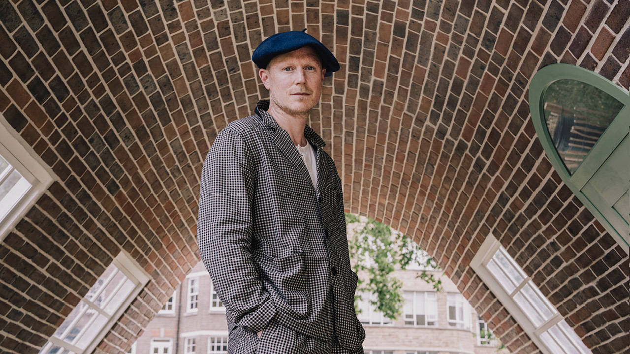 Porträt von Alex Chinneck