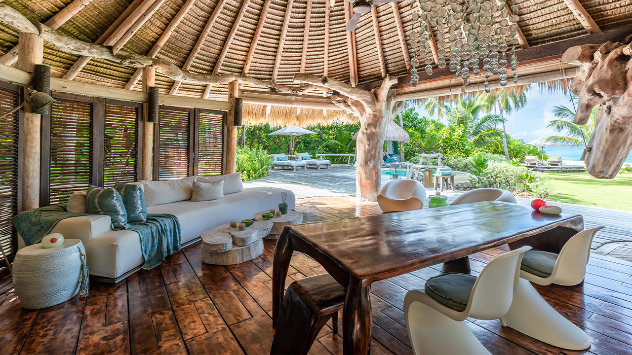 2 North Island Beachfront Villa Living Room