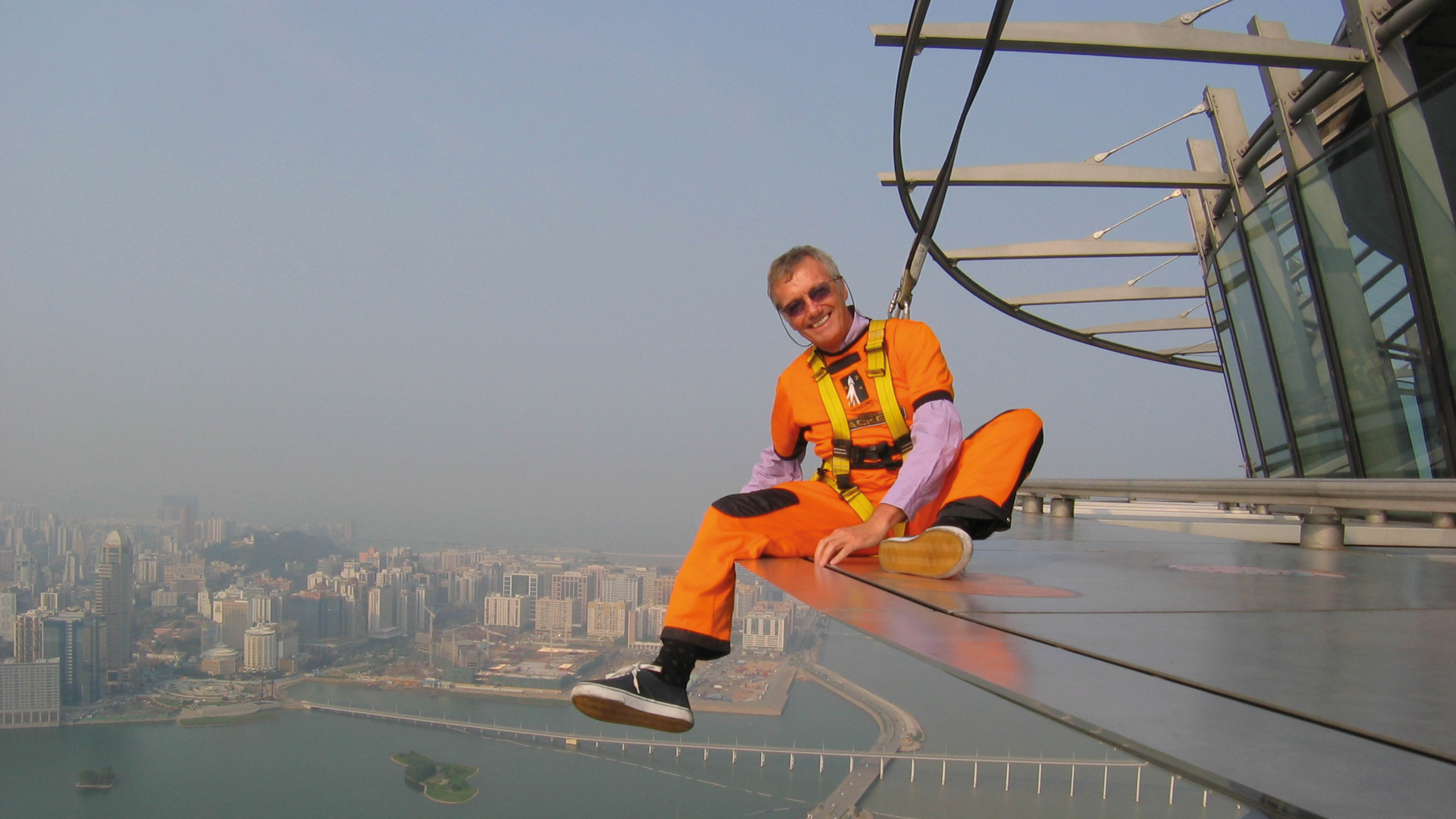 2005 04 Tony Macau Tower Skywalk Macau 01 JPG