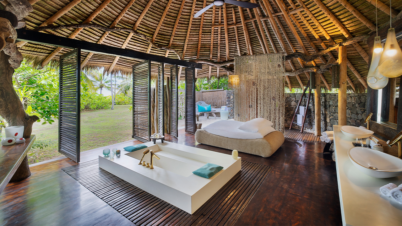 6 North Island Beachfront Villa Bathroom