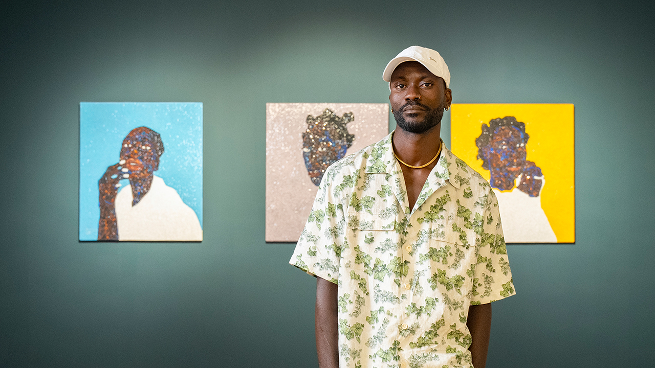 Amoako Boafo Artist Portrait 2024 Photo by Alejandro Zaras 019 Courtesy of the artist and Mariane Ibrahim NEU