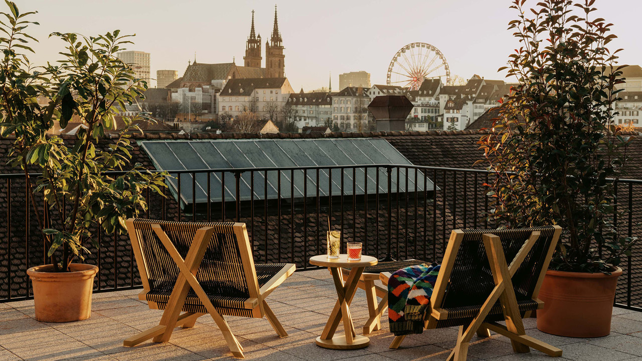 Classi Con outdoor volkshaus lounge chair volkshaus basel photo robert riegerl
