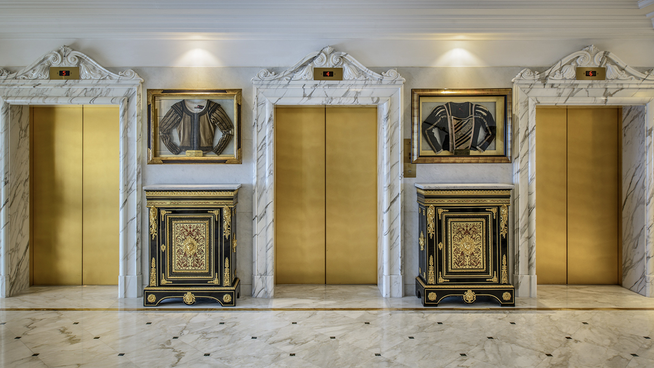 Elevator landing floor 8