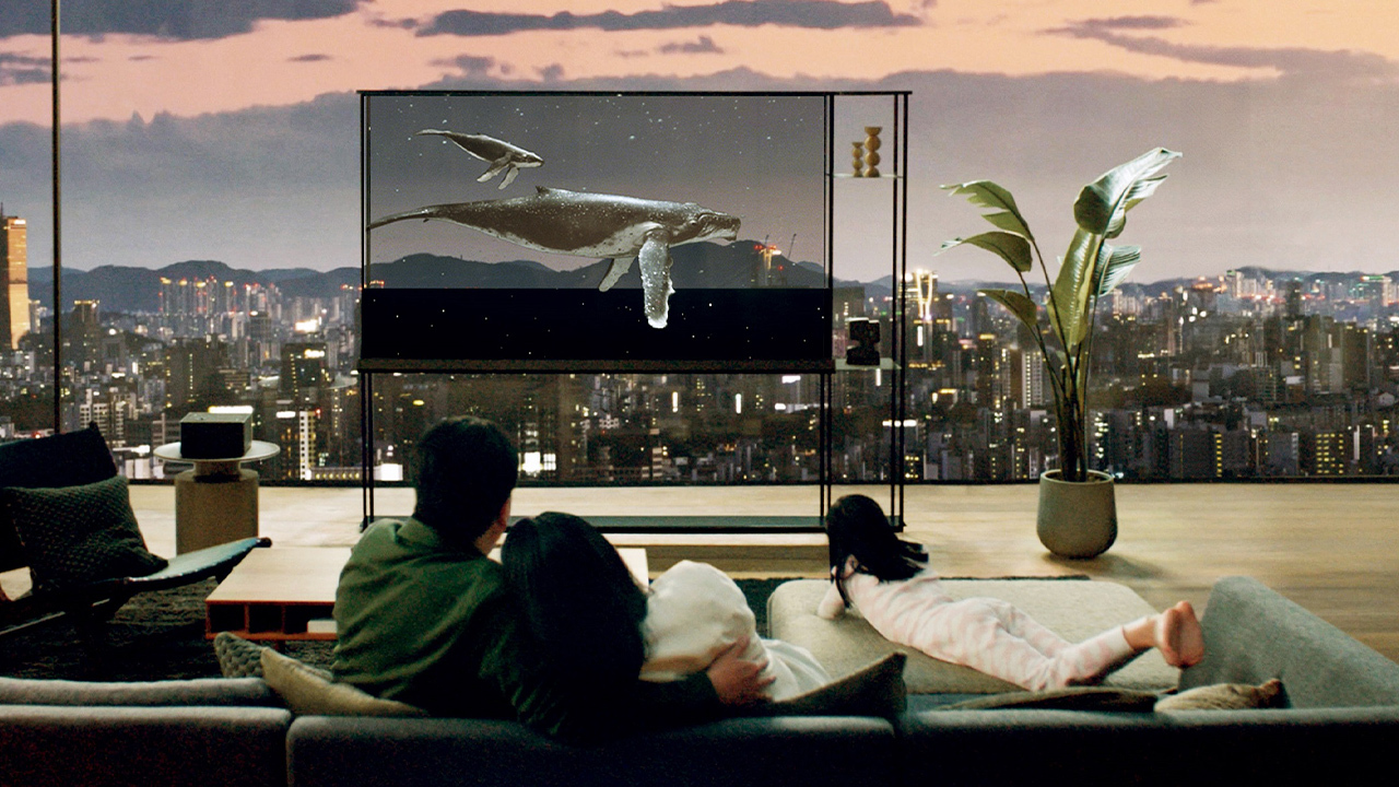 LG SIGNATURE OLED T Lifestyle2 PR