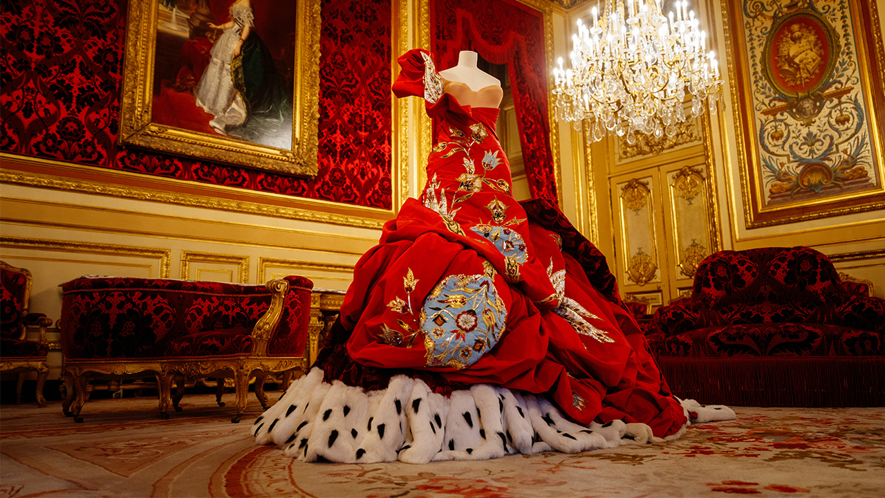 Louvre Couture Cr Getty Images Dimtar Dilkoff