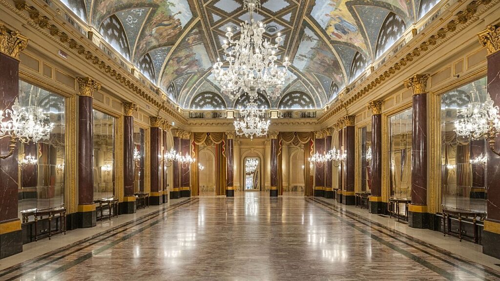 Moments - Cornèrcard | L'héritage de César Ritz: Le St. Regis de Rome…