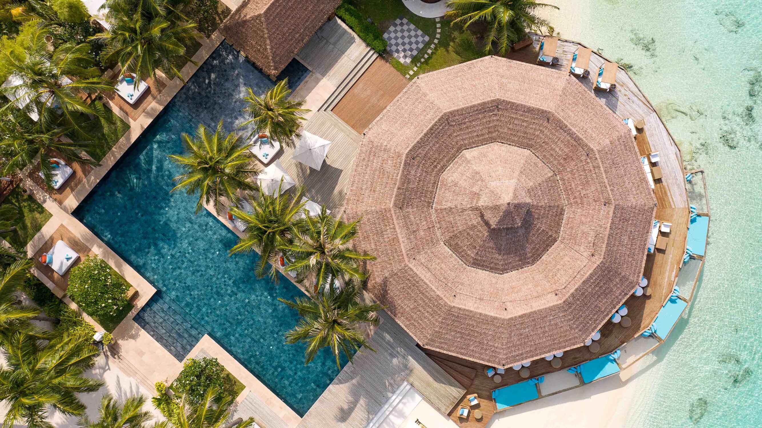 OZEN RESERVE BOLIFUSHI Main Pool Aerial 5