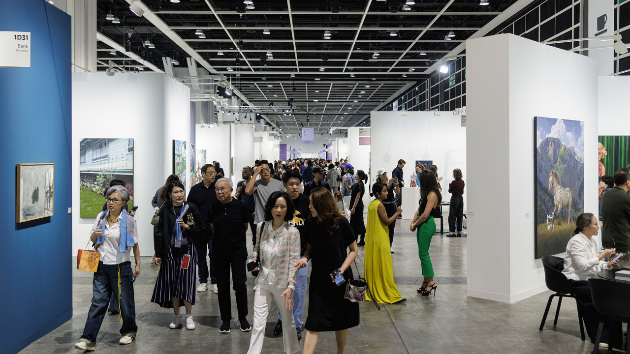 Print approx 21 x 14 cm ABHK24 General Impressions Public Inter Hi Res 1