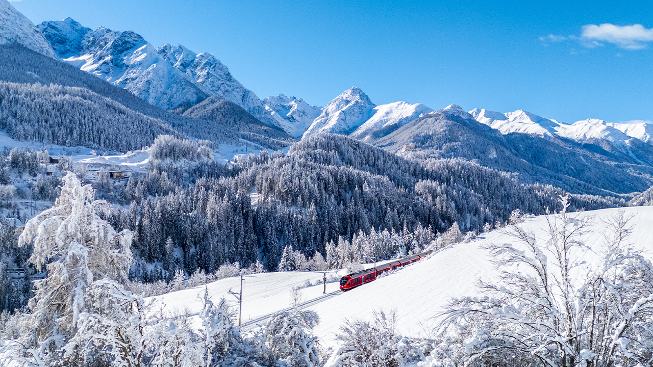 Rhb durch Scuol Cr Schweiz Tourismus