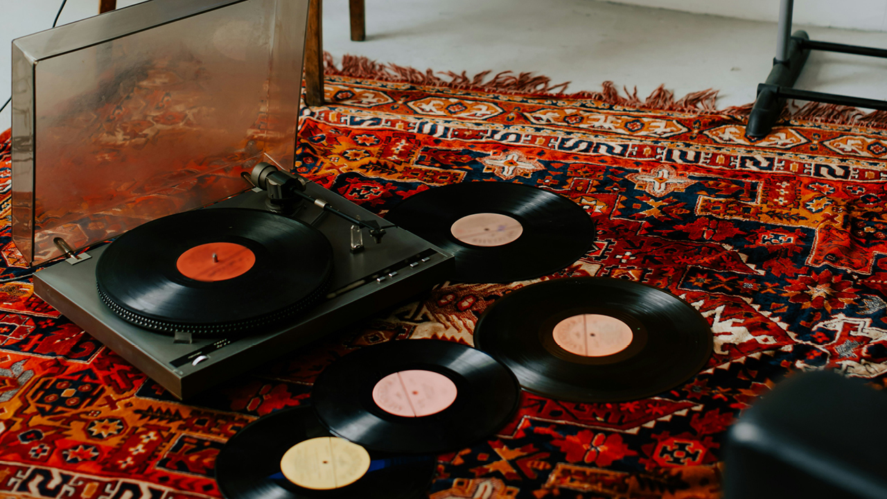 Schallplatten und Plattenspieler