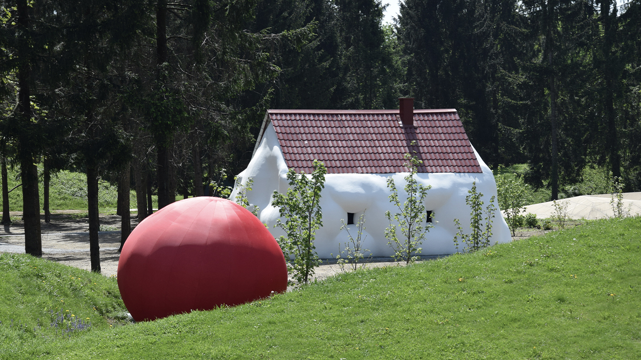 Erwin Wurm Fat House c Bildrecht Wien
