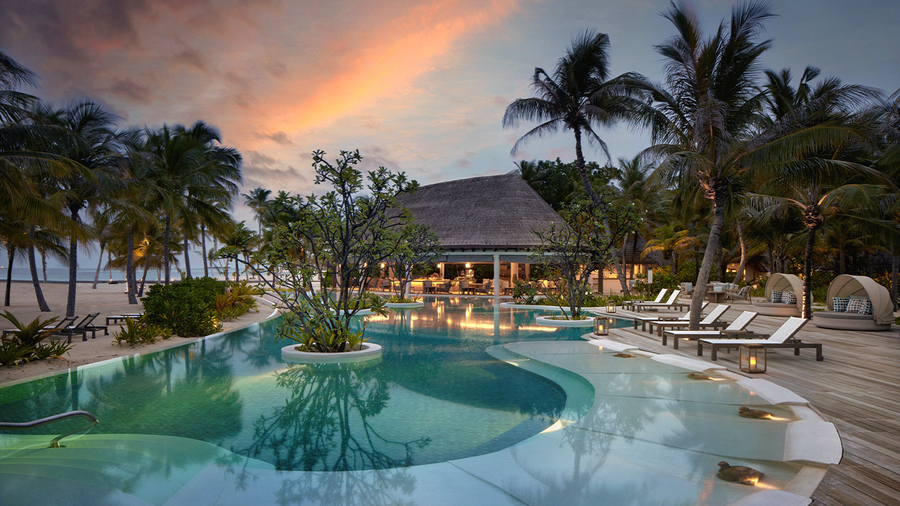 Sip Sand Pool exterior jpg