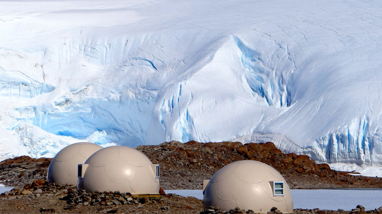 Travel News Ellerman House White Desert Sleeping pods outside